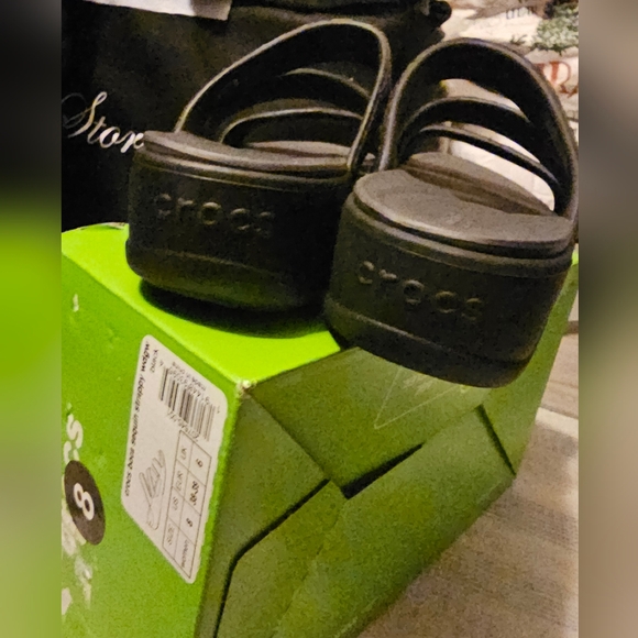 Crocs Women's Boca Sequins Strappy Wedge Sandals, Black Size 8. Brand New - Picture 10 of 10